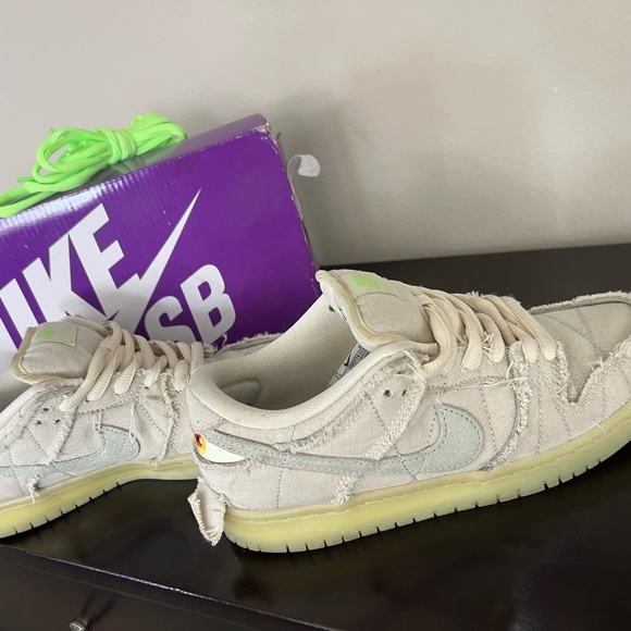 Nike SB Mummy Cream and Light Green Sneakers - Picture 7 of 13